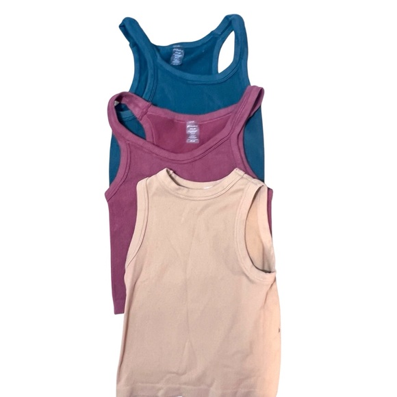 Tops - Dynamic Cropped Ribbed Tank Top One Size Fits S M L XL Soft Stretch Lot of 3